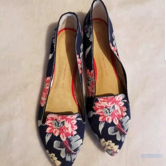 GAP Shoes - GAP Pointy canvas floral navy slip on flats